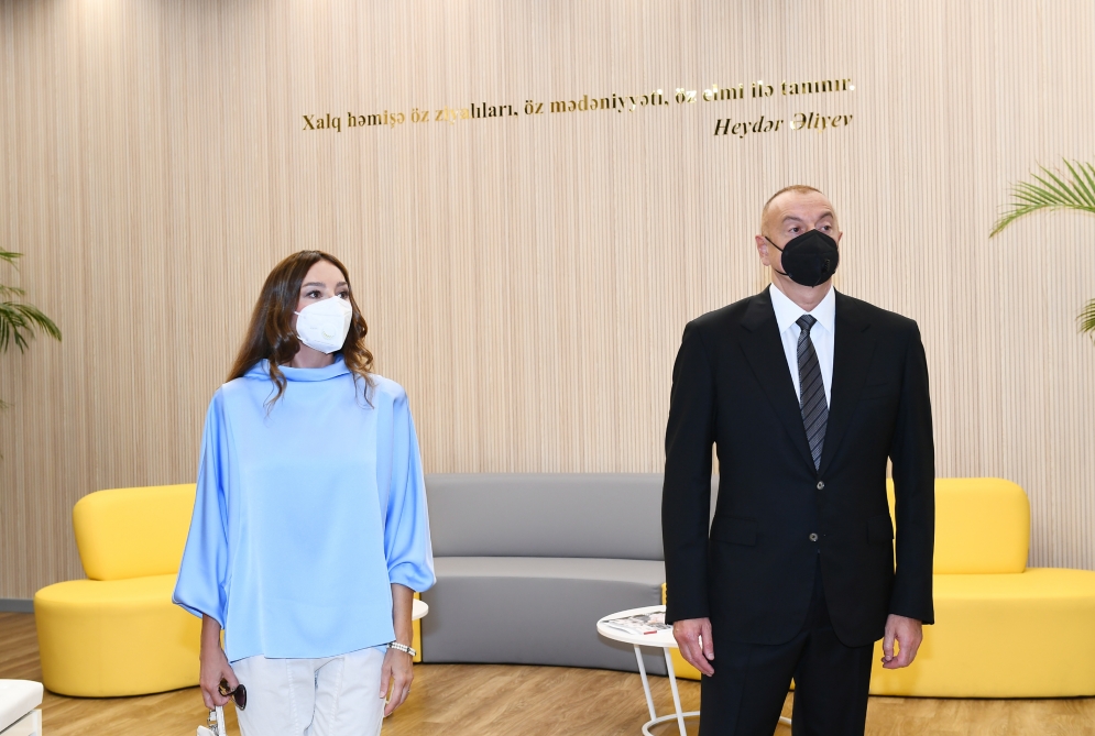 Prezident və xanımı məktəb açılışı etdi