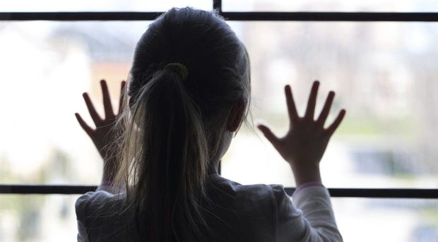 Sumqayıtda səkkiz yaşlı qız dördüncü mərtəbədən yıxılaraq öldü