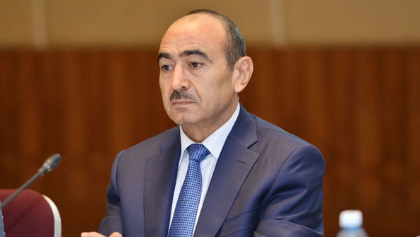 “İmkan verin özümə və ailəmə bəs edəcək dərdlərimlə baş-başa qalım” - Əli Həsənov danışdı