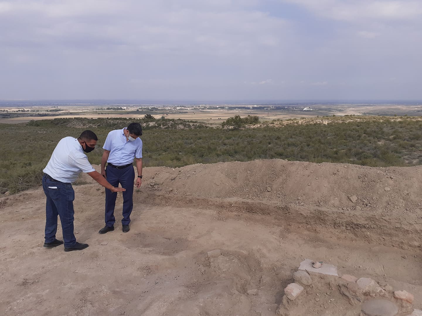 Naftalan şəhərində eneolit, tunc və orta əsrlər dövrünə aid yaşayış yeri aşkar edilib - FOTOLAR