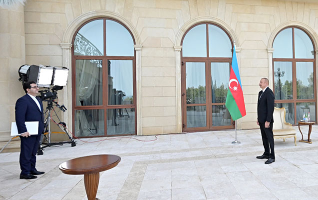İlham Əliyev İranın yeni səfiri ilə görüşdü - Foto