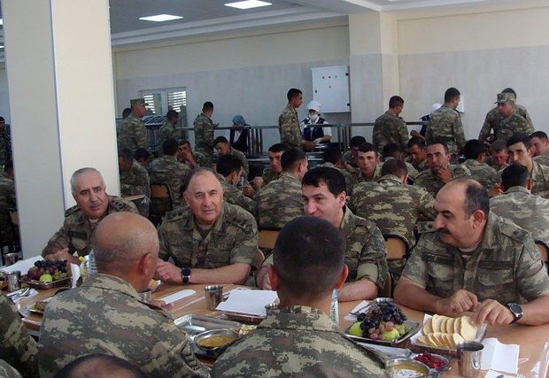 Prezidentin köməkçisi cəbhəboyu zonada olub - FOTO