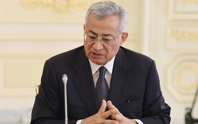 Prezident Vaqif Axundovu təltif etdi