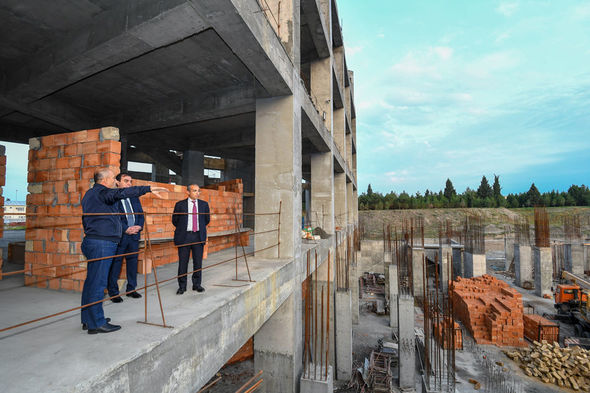 Mikayıl Cabbarov Gəncədə sənaye müəssisələrinin fəaliyyəti ilə tanış olub - FOTO