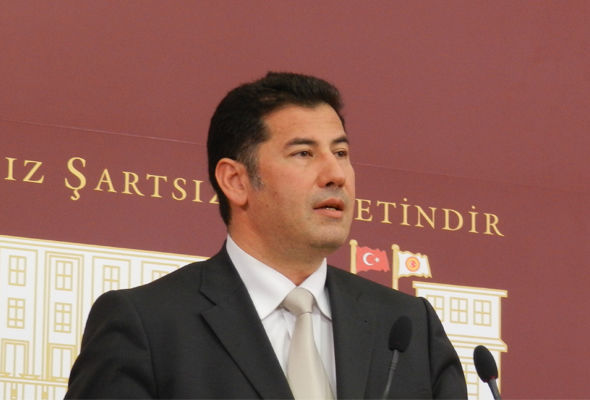 Sinan Oğan: “Paşinyanın beynini arvadı doldurub”
