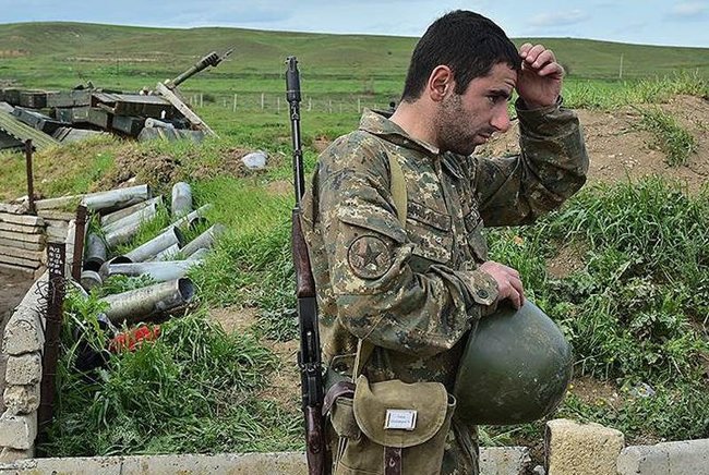 Ermənistanda 55 yaşınadək kişilərin ölkədən çıxışına qadağa qoyuldu
