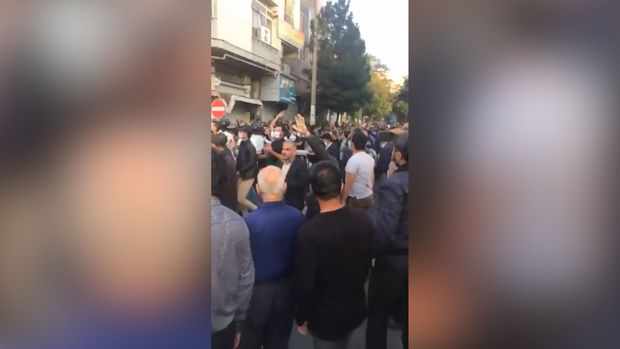 Təbrizdə Azərbaycan ordusuna dəstək aksiyası: “Biz ölməyə hazırıq” - VİDEO