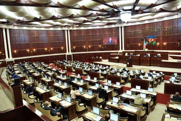 Milli Məclisin növbəti iclası başladı