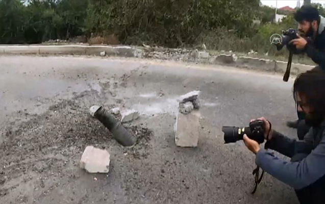 Anadolu Agentliyi jurnalistlərin atəşə tutulduğu anı görüntülədi - Video