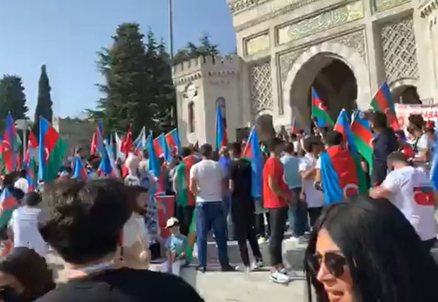 İstanbulda ordumuza dəstək aksiyası keçirilib - VİDEO