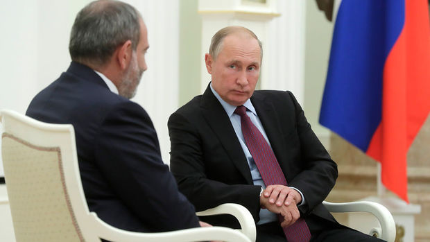 Paşinyan bir həftədə dördüncü dəfə Putinə zəng vurdu