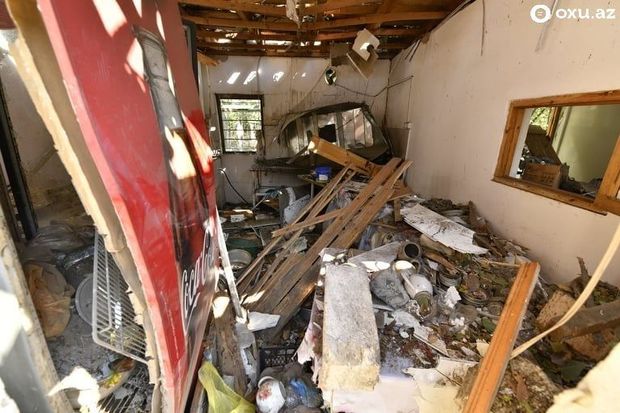 Bərdədə düşmənin raket zərbəsi nəticəsində dağıdılan restorandan REPORTAJ