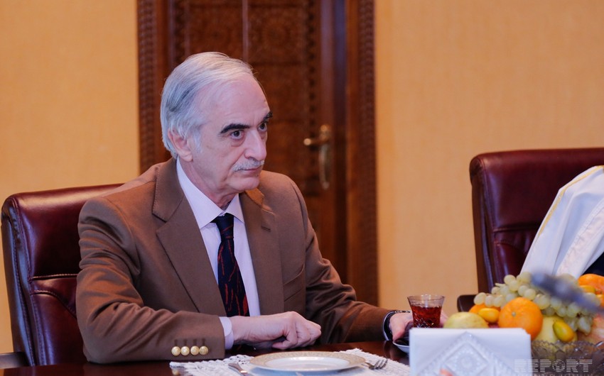 Polad Bülbüloğlu Fransa səfirinə partiyaların Makrona etirazını çatdırıb
