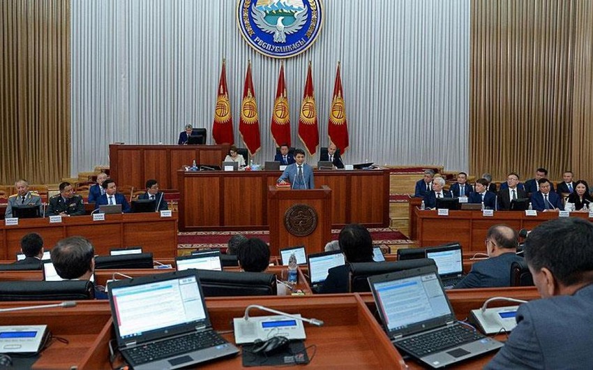 Qırğızıstan parlamentinin sədri istefa verib