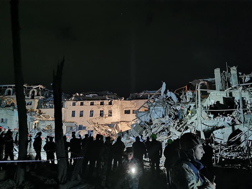 Gəncədə bina partlayışdan sonra bu hala düşdü- FOTO