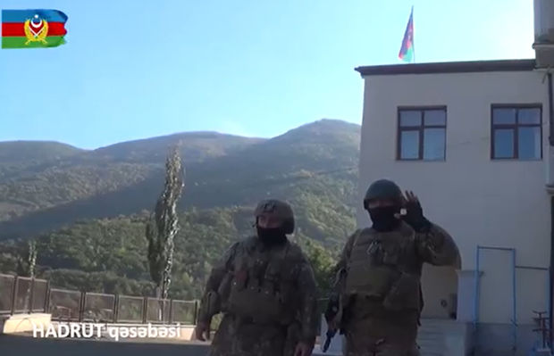 Azərbaycan bayrağı Hadrutun mərkəzində dalğalanır - VİDEO