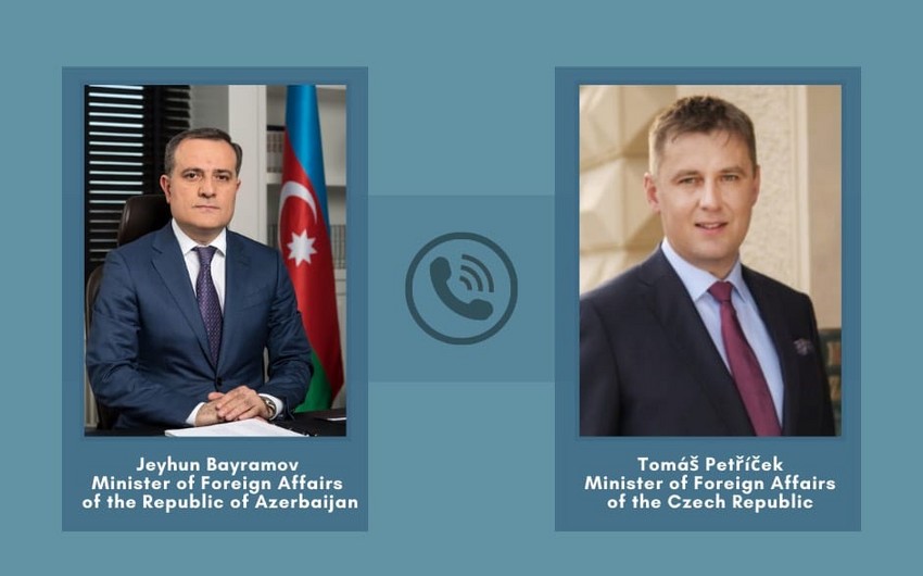 Azərbaycan və Çex XİN başçıları arasında telefon danışığı olub
