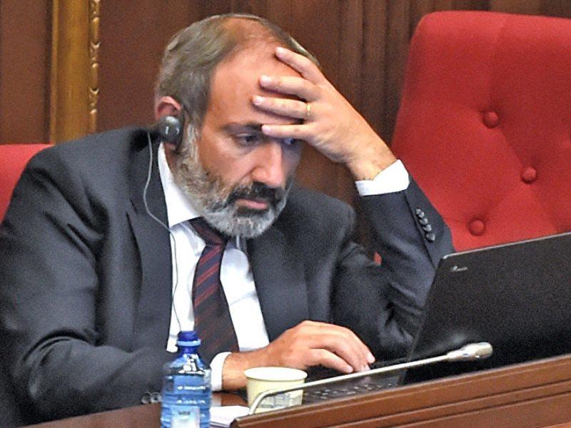 "Paşinyan, istefa ver, qırılırıq" - Ermənilər sosial şəbəkədə görün nələr yazırlar