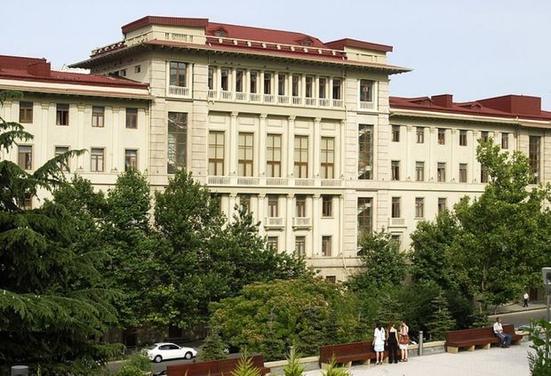 Azərbaycanın dörd şəhərində binalarda yeraltı qaraj mərtəbəsi tikiləcək