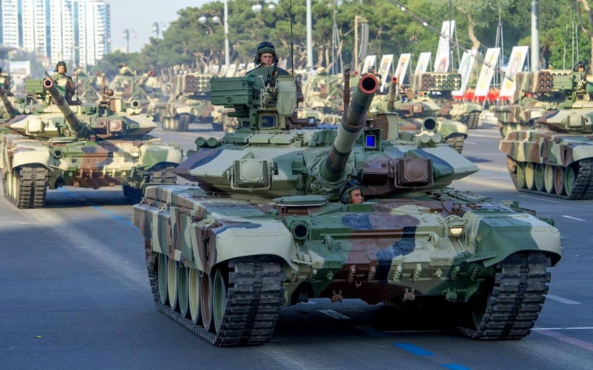 İşğalçıları Qarabağdan qovan tanklarımız - FOTO