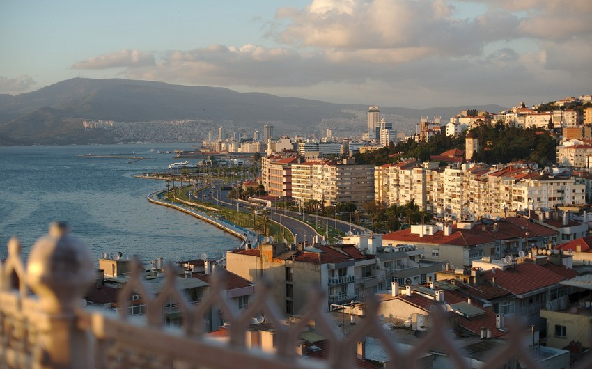 İzmirdə güclü zəlzələ olub
