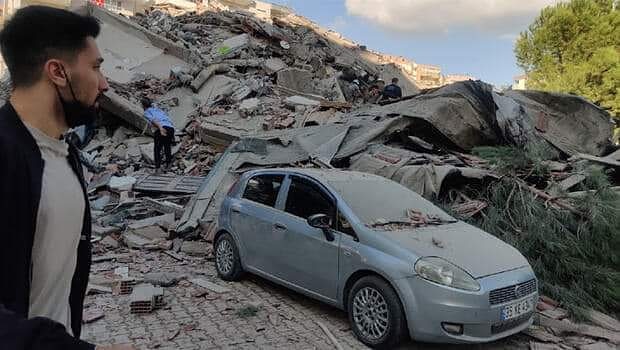 İzmirdə zəlzələdə ölənlərin sayı 12-yə, yaralıların sayı 438-ə çatıb