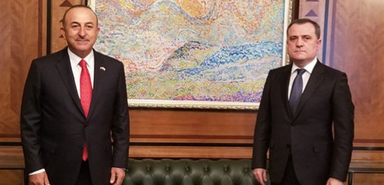 Ceyhun Bayramov Mövlud Çavuşoğluna zəng edib