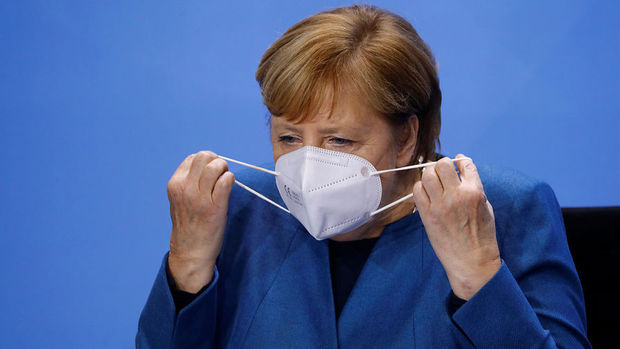Merkel xəbərdarlıq etdi: COVID-19 aşağı temperaturda aqressivləşir