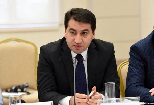 Hikmət Hacıyev: “Ermənistan orduya uşaqları cəlb etməklə beynəlxalq hüququ kobud şəkildə pozur”