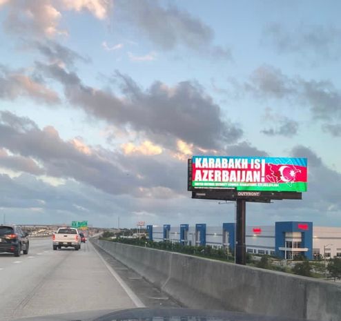 Mayaminin əsas yollarında “Karabakh is Azerbaijan” şüarı yazılmış lövhələr quruldu - FOTO