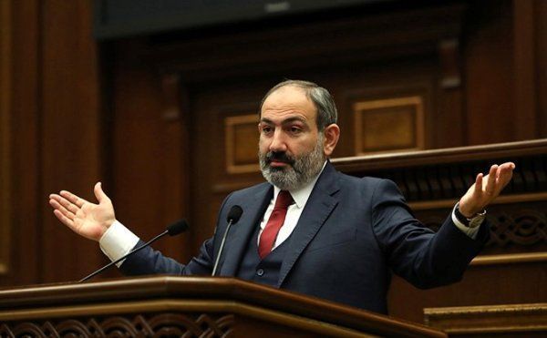 Ermənistan prezidenti hökuməti və parlamenti növbədənkənar seçkilərə hazırlaşmağa çağırdı