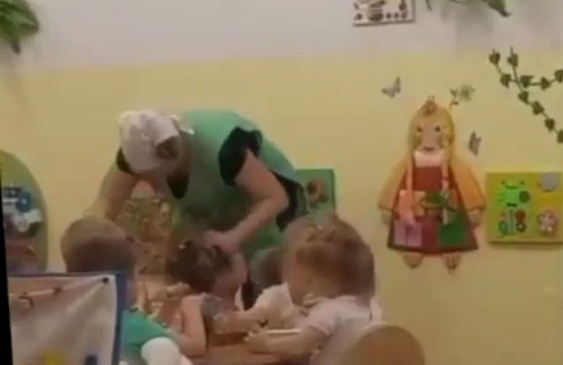 Rusiyada uşaq bağçasında qəddarlıq hər kəsi ayağa qaldırdı - VİDEO