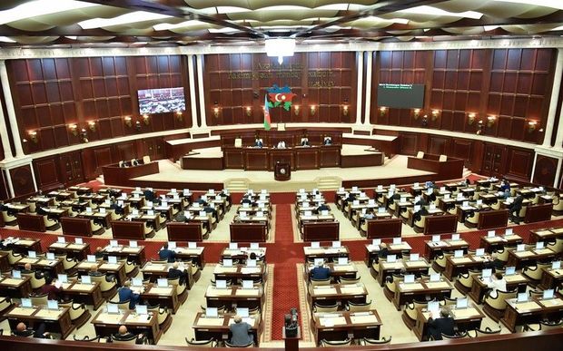 “Vətən Müharibəsi Qəhrəmanı” adının təsis edilməsi layihəsi ikinci oxunuşda qəbul edildi