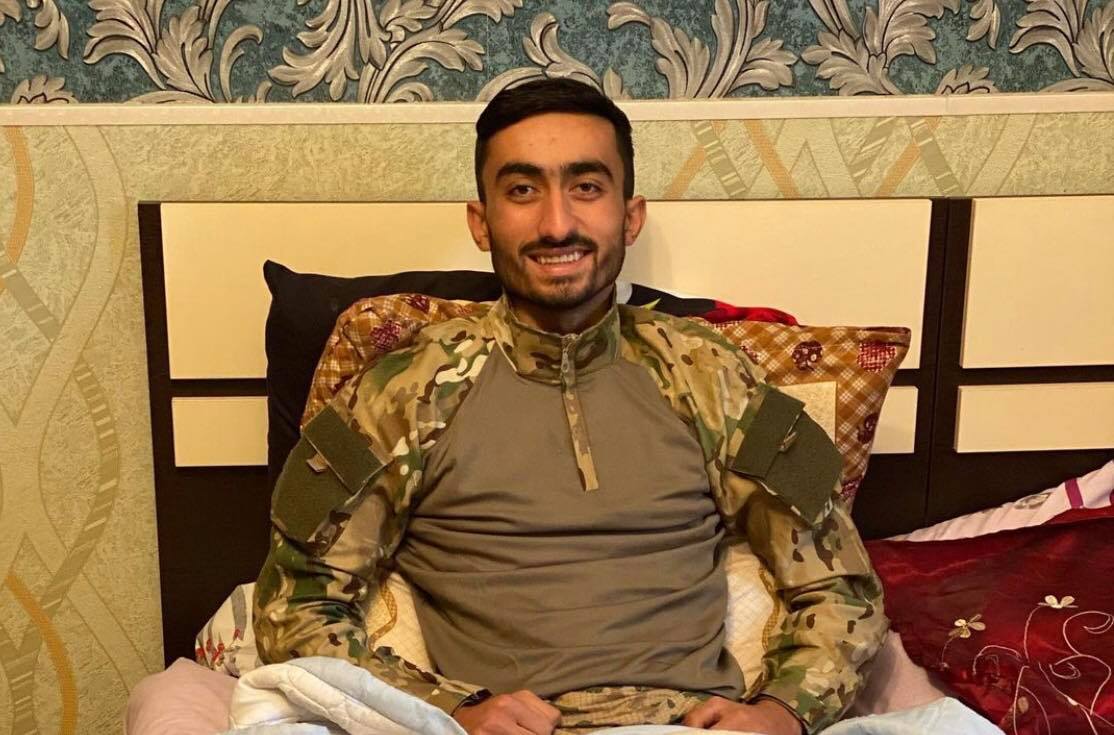 Ayağından yaralanan İlqar: "Xəstəxanada 1 həftə ağladım ki, məni yenidən müharibəyə göndərin" - VİDEO