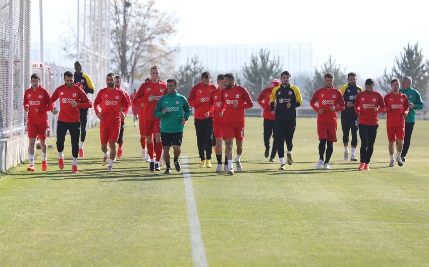 "Qarabağ"la oyun öncəsi "Sivasspor"da daha 3 nəfər koronavirusa yoluxdu