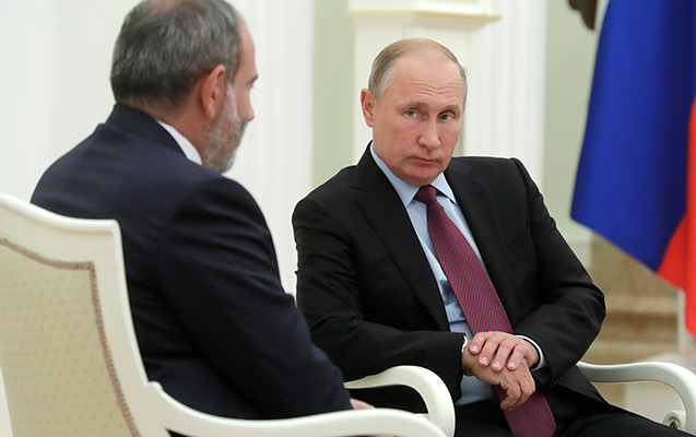 Paşinyan bir saatda 2 dəfə Putinə zəng edib