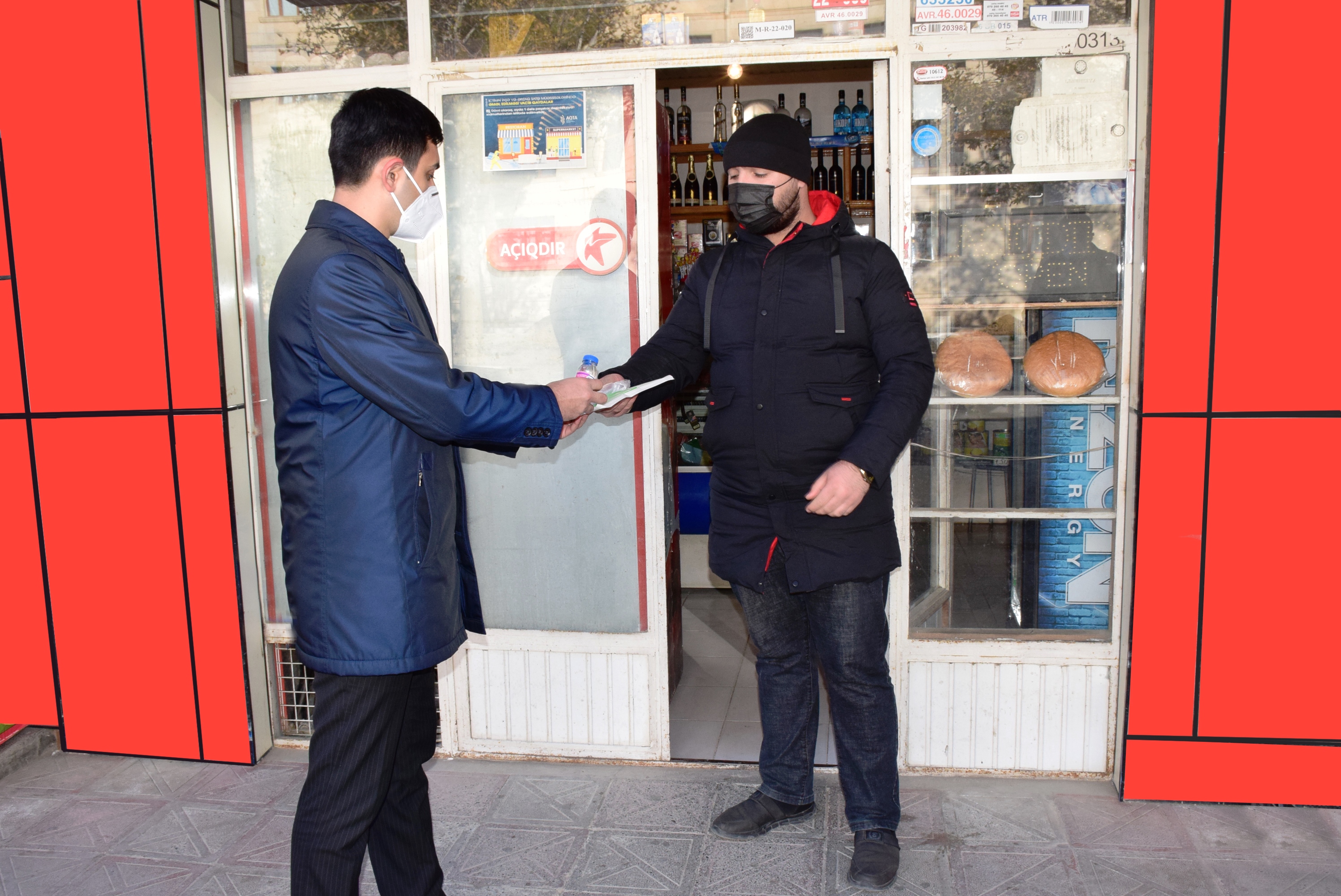 Naftalanda Bakı Tekstil Fabriki tərəfindən sakinlərə tibbi maska paylanıldı