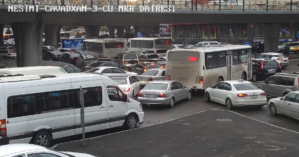 Bakının bəzi yollarında sıxlıq yaranıb - FOTO