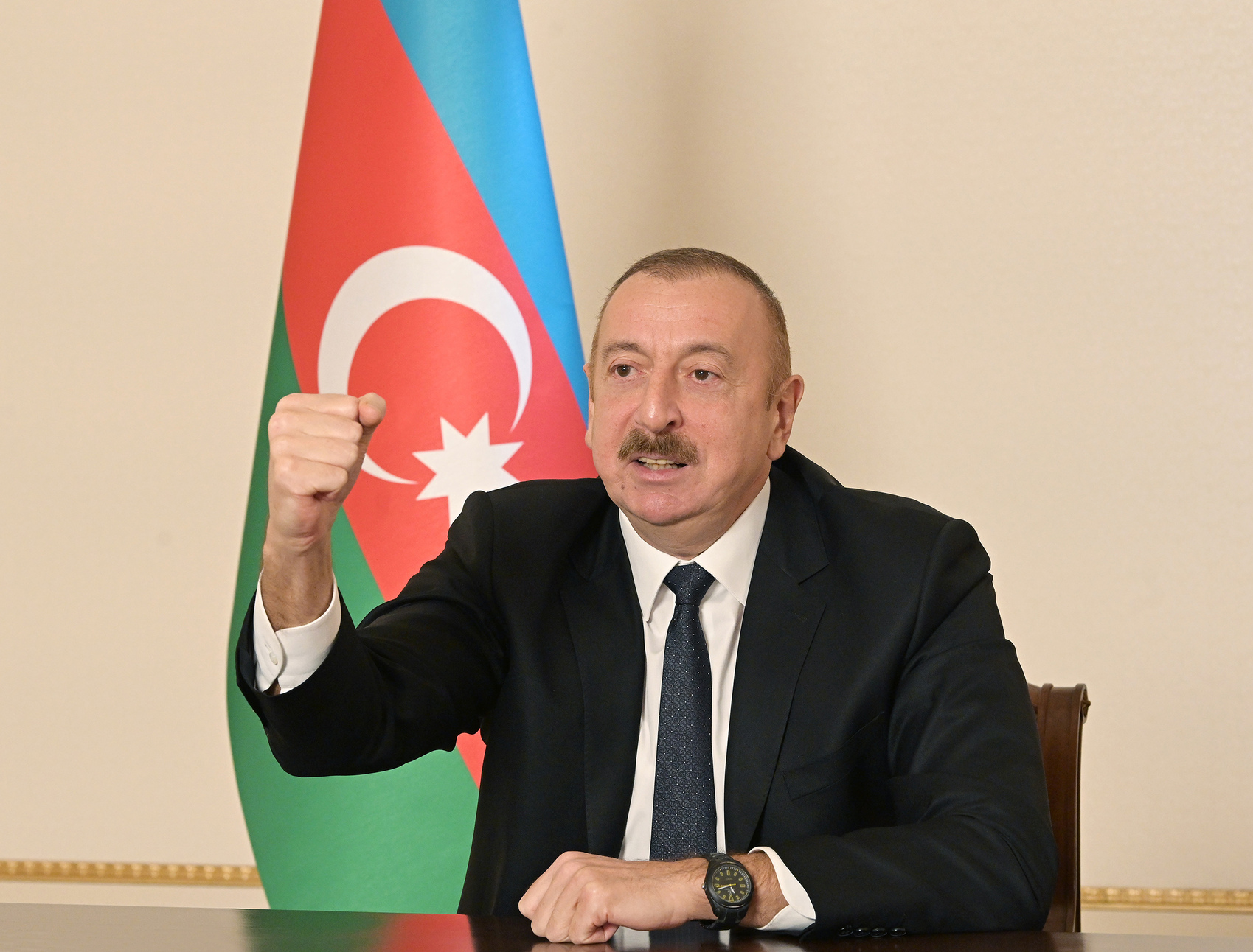 "Şanlı Bayrağımız Kəlbəcərdə dalğalanır"