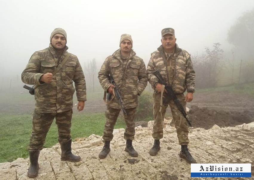 Oğlanları ilə birgə döyüşən ata: “Düşmənə qan uddurduq” - FOTOLAR