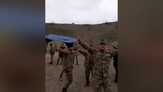 Qalib Azərbaycan əsgərlərinin rəqsi - VİDEO