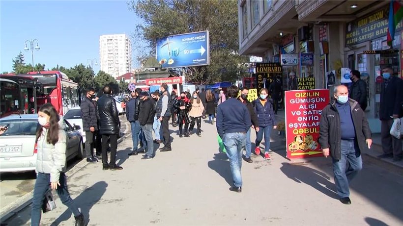 DİN: Tibbi maskadan istifadə etməyən 747 sərnişin cərimələndi - FOTO