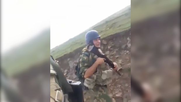 Şəhid Xudayar Yusifzadənin ifasında növbəti xalq mahnısının görüntüləri yayıldı - VİDEO