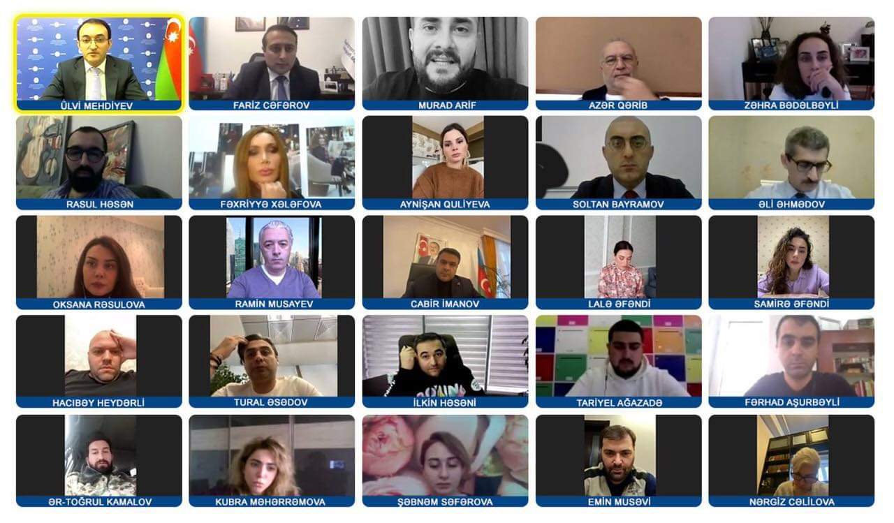 "YAŞAT" Fondu ilə bağlı tanınmış bloggerlərlə görüş keçirildi - FOTO