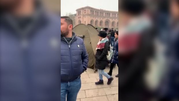 Ermənistan müxalifəti İrəvanın mərkəzində çadırlar qurdu - VİDEO