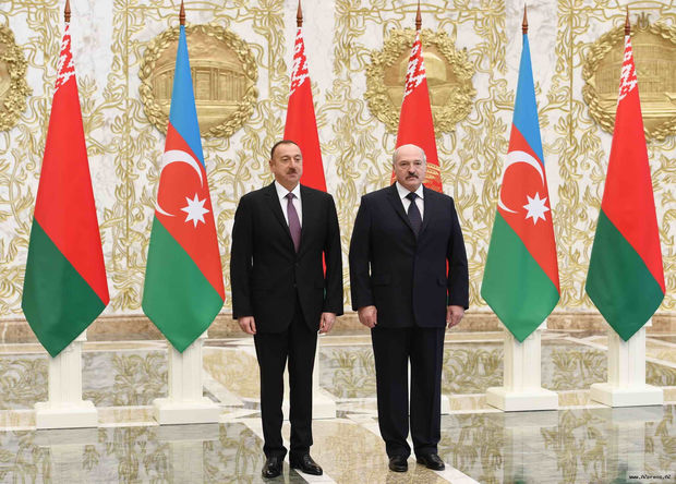 Lukaşenko İlham Əliyevi təbrik etdi