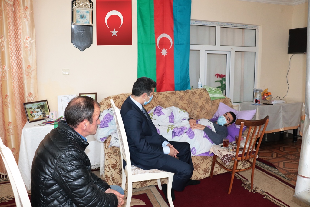 İcra başçısı Vətən Müharibəsi Qazilərinin bir qismini evlərində ziyarət etdi - FOTOLAR