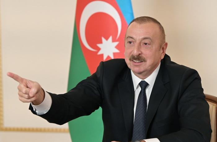 “Xaricdə və burada banlayan dırnaqarası iqtisadçılar, açın gözünüzü baxın və dilinizi qoyun qarnınıza” — İlham Əliyev