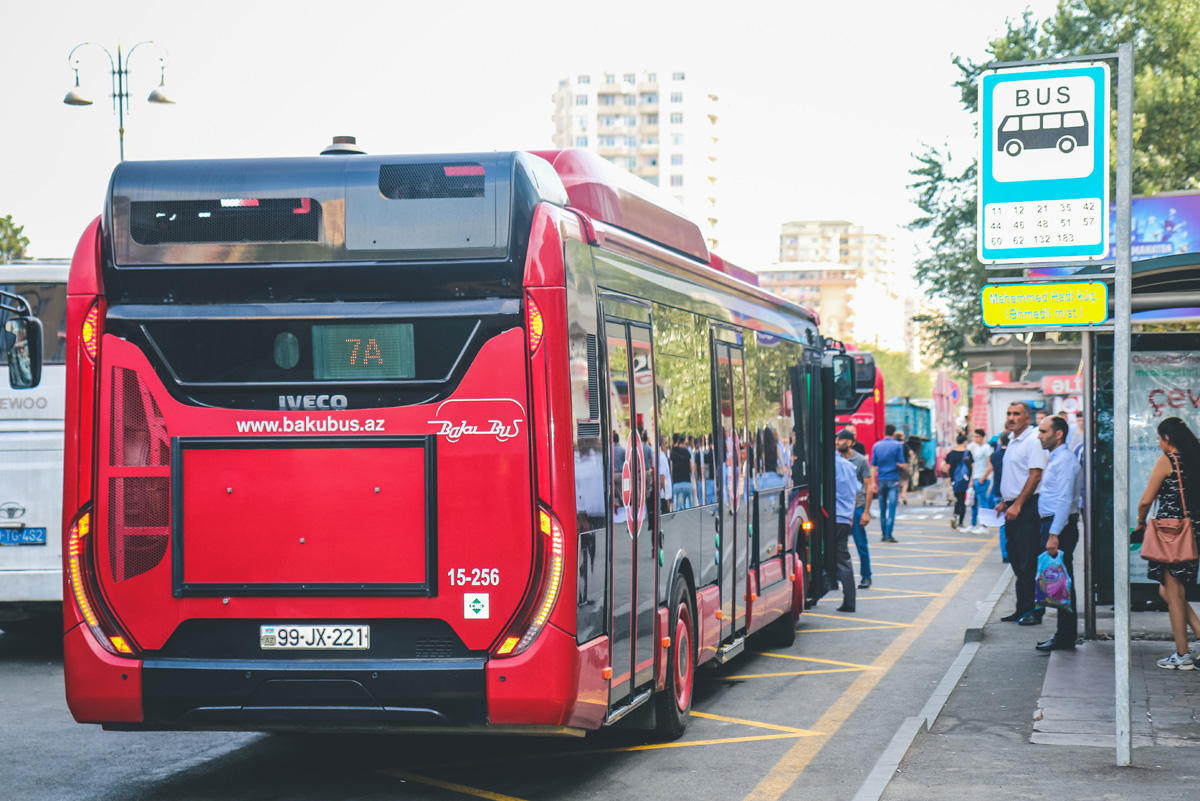 Avtobuslarda gediş haqları ilə bağlı XƏBƏRDARLIQ