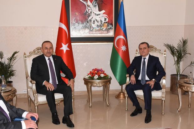 Ceyhun Bayramov Mevlüt Çavuşoğlu ilə Qarabağ bəyanatını müzakirə etdi